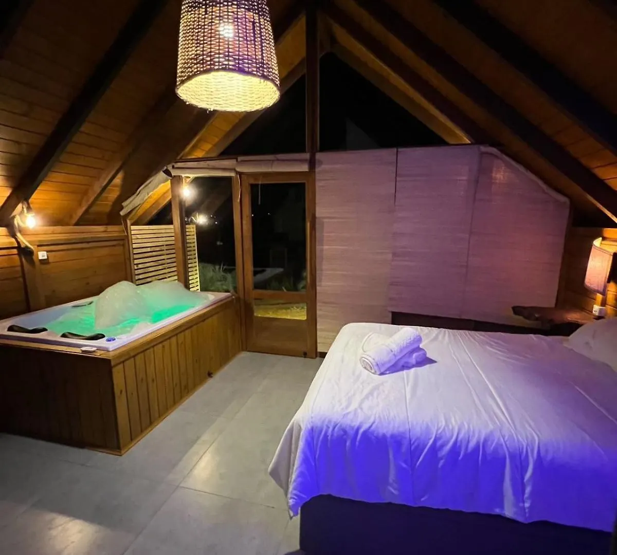 Bangalo House - Praia Do Rosa Sc بيت ريفي